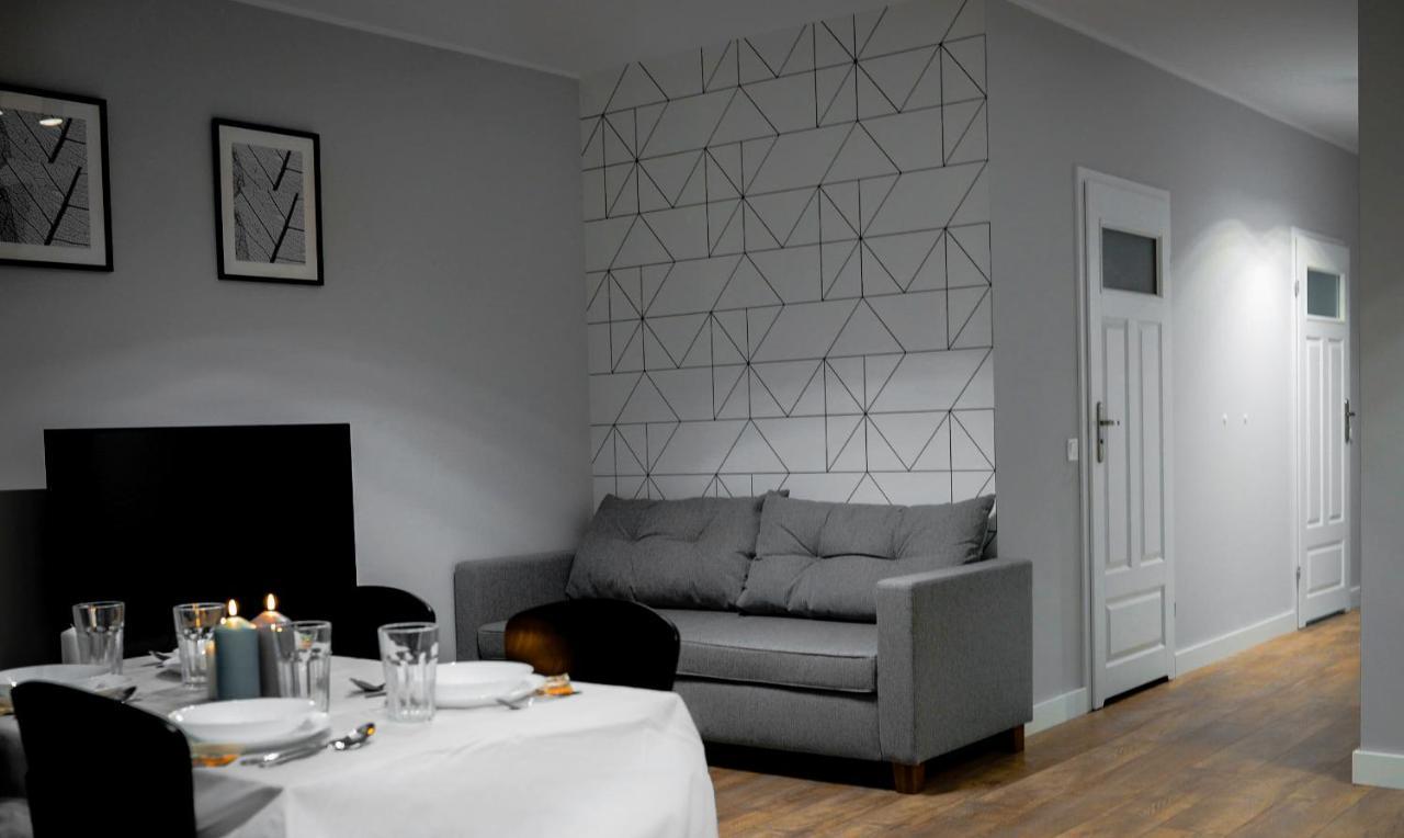 Crystal Guesthouse ワルシャワ エクステリア 写真