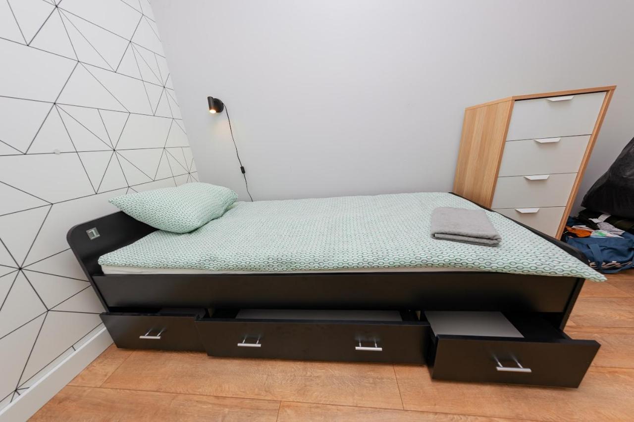 Crystal Guesthouse ワルシャワ エクステリア 写真