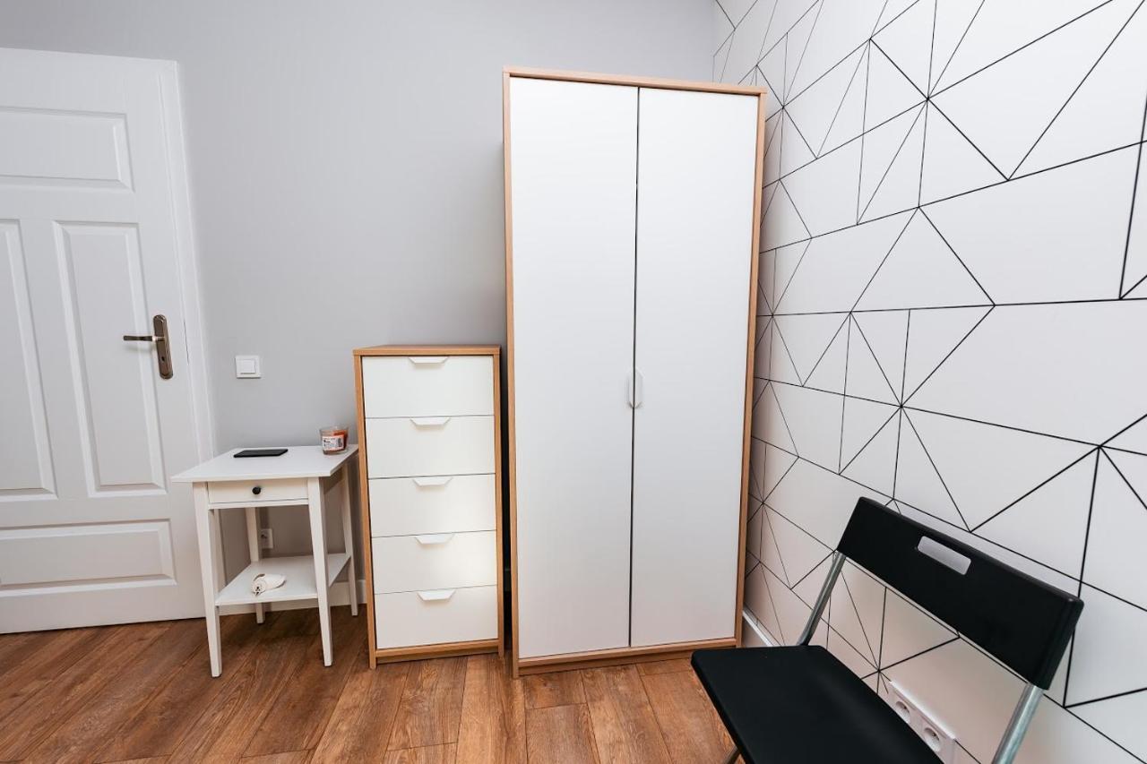 Crystal Guesthouse ワルシャワ エクステリア 写真