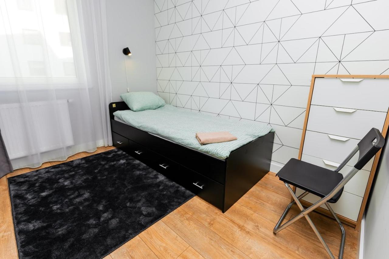 Crystal Guesthouse ワルシャワ エクステリア 写真